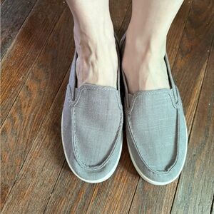Time and Tru Memory Foam Women’s Loafers!
Worn maybe four times at an office.
